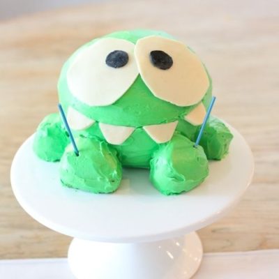 How to Make an Om Nom Birthday Cake